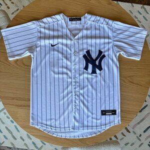 New York Yankees Nike Aaron Judge 99 Home Pinstripe Jersey Size Medium